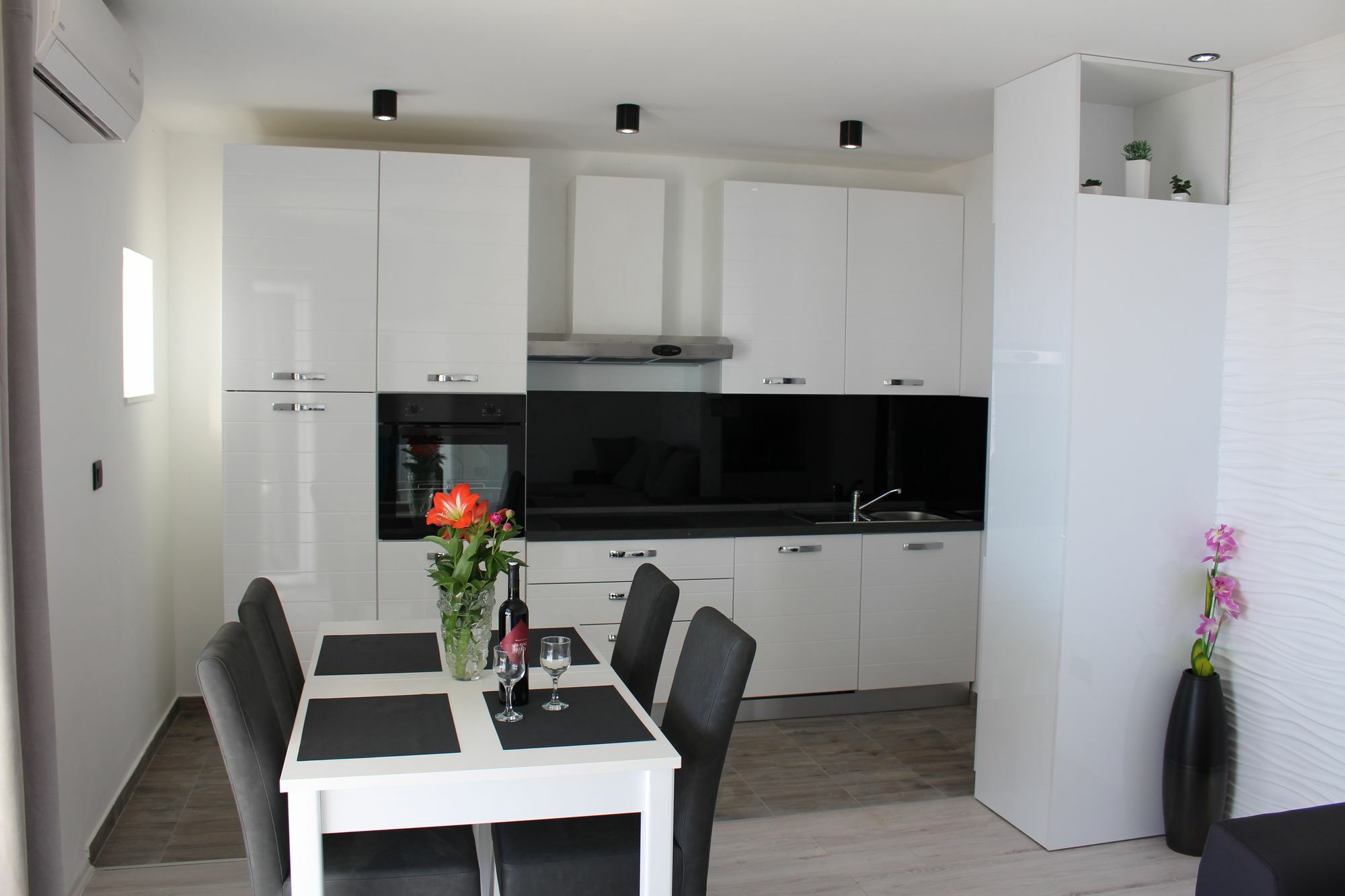 Apartments Lira Mlini Luaran gambar